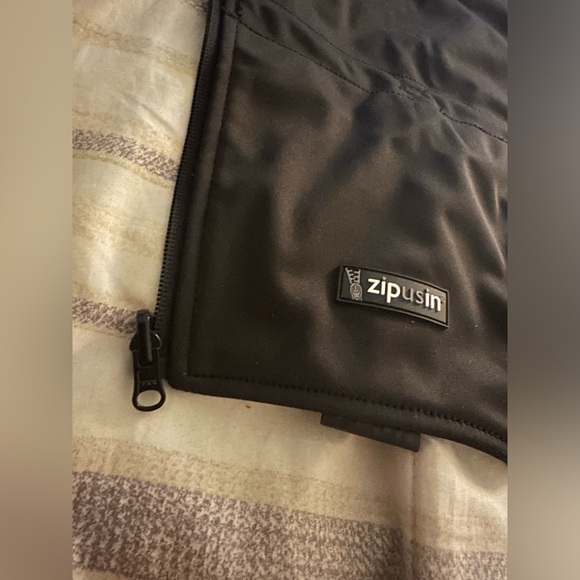 Zip us in, Maternity jacket extender - Picture 3 of 3